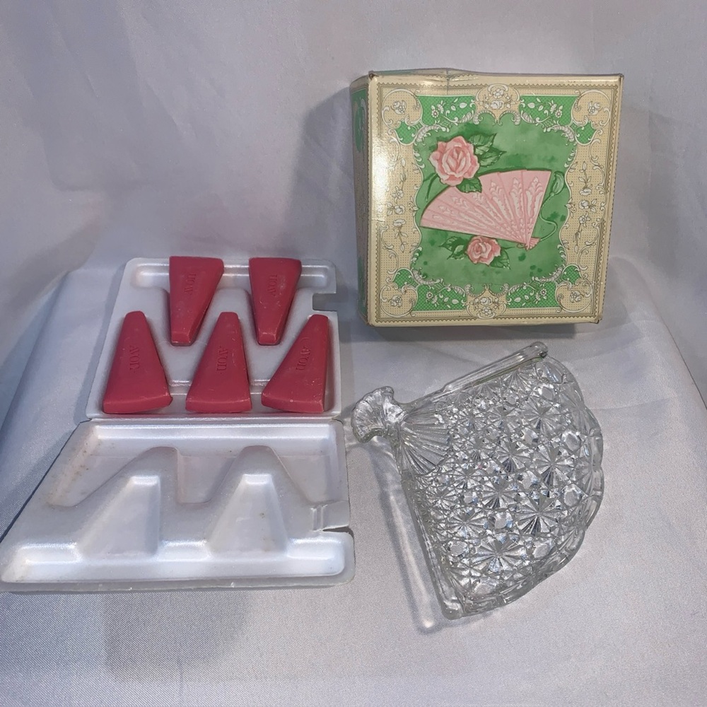 Avon Hostess Fancy Soap Set with 5 Pink Soaps Vintage Collectible Fan Dish